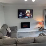 Appartement 2 Bedroom 2 Bathroom Luxury 1 Minute From Pet Friendly Free Parking - Free Off-site Health Club Access With Pool, Sauna, Steam & Gym Short 10 Minute Drive Away Winster (Cumbria)