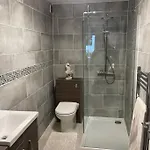 2 Bedroom 2 Bathroom Luxury 1 Minute From Pet Friendly Free Parking - Free Off-site Health Club Access With Pool, Sauna, Steam & Gym Short 10 Minute Drive Away