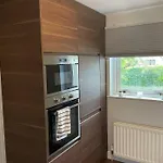 2 Bedroom 2 Bathroom Luxury 1 Minute From Pet Friendly Free Parking - Free Off-site Health Club Access With Pool, Sauna, Steam & Gym Short 10 Minute Drive Away Appartement