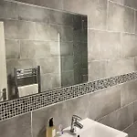 2 Bedroom 2 Bathroom Luxury 1 Minute From Pet Friendly Free Parking - Free Off-site Health Club Access With Pool, Sauna, Steam & Gym Short 10 Minute Drive Away *