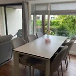 2 Bedroom 2 Bathroom Luxury 1 Minute From Pet Friendly Free Parking - Free Off-site Health Club Access With Pool, Sauna, Steam & Gym Short 10 Minute Drive Away * Winster (Cumbria)
