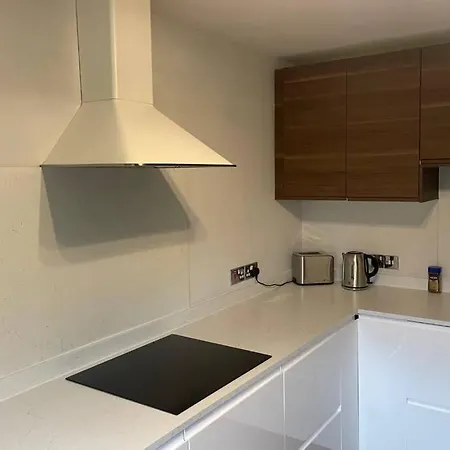 2 Bedroom 2 Bathroom Luxury 1 Minute From Pet Friendly Free Parking Winster (Cumbria)