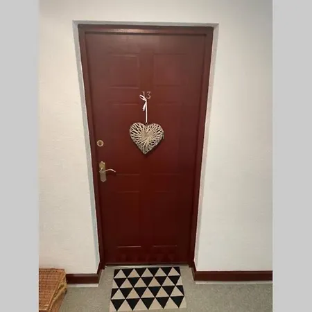 2 Bedroom 2 Bathroom Luxury 1 Minute From Pet Friendly Free Parking - Free Off-site Health Club Access With Pool, Sauna, Steam & Gym Short 10 Minute Drive Away 아파트 *