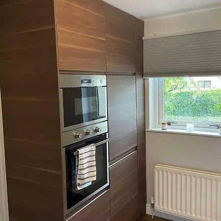 2 Bedroom 2 Bathroom Luxury 1 Minute From Pet Friendly Free Parking شقة