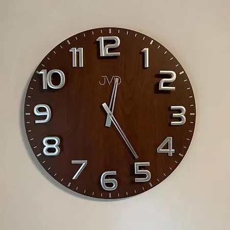 2 Bedroom 2 Bathroom Luxury 1 Minute From Pet Friendly Free Parking - Free Off-site Health Club Access With Pool, Sauna, Steam & Gym Short 10 Minute Drive Away *