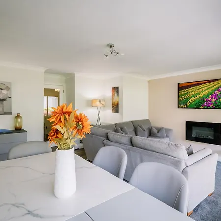 2 Bedroom 2 Bathroom Luxury 1 Minute From Pet Friendly Free Parking Διαμέρισμα *
