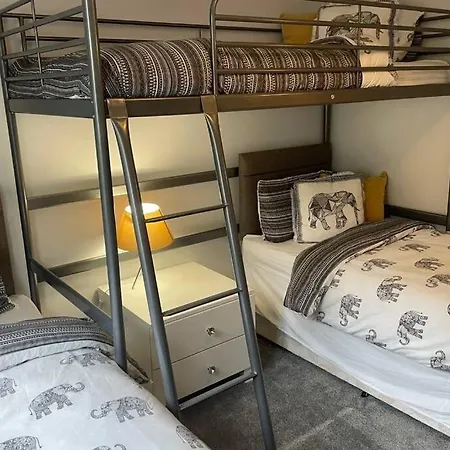 Appartamento 2 Bedroom 2 Bathroom Luxury 1 Minute From Pet Friendly Free Parking - Free Off-site Health Club Access With Pool, Sauna, Steam & Gym Short 10 Minute Drive Away